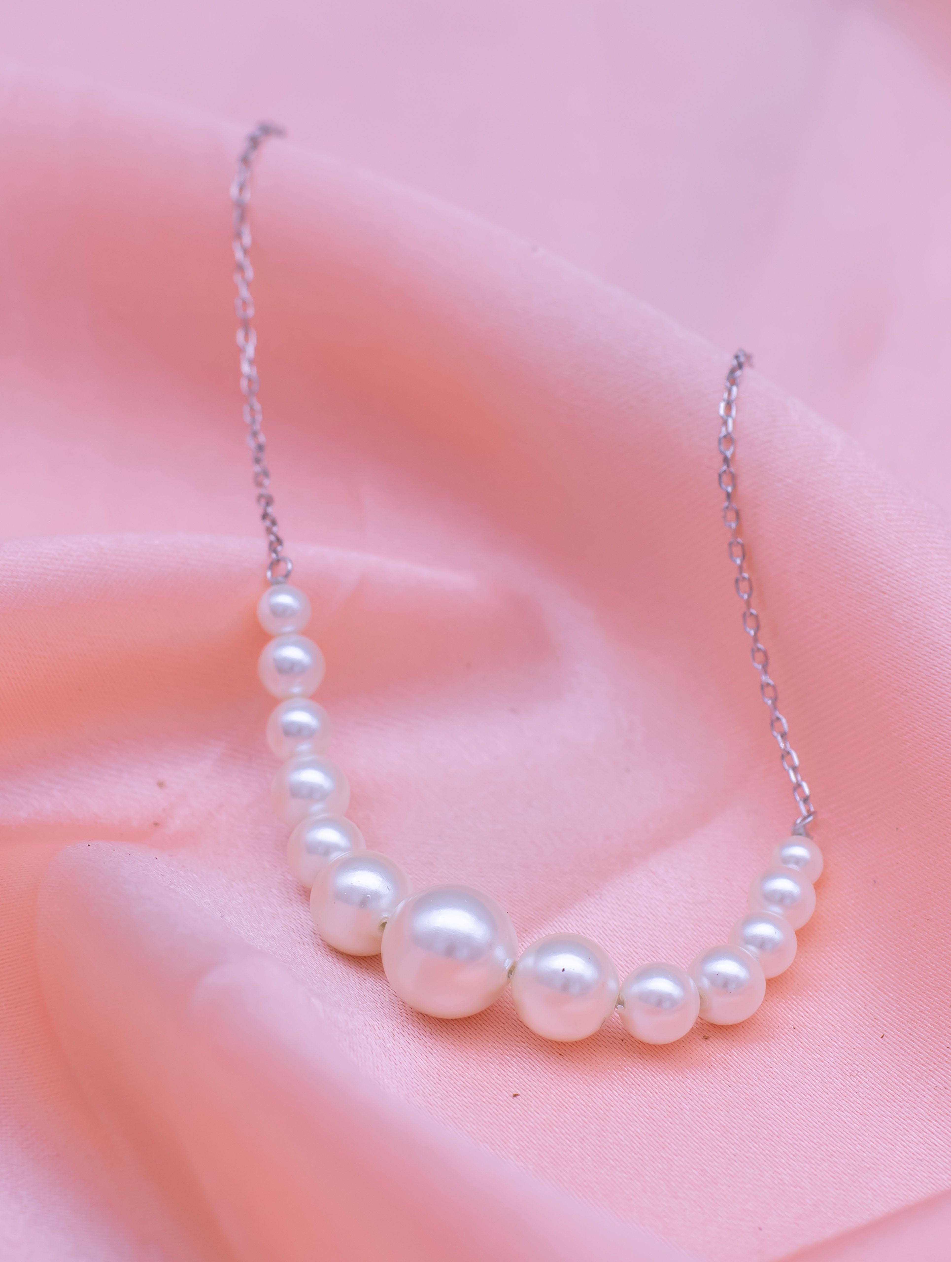 Elegant Pearl Silver Chain