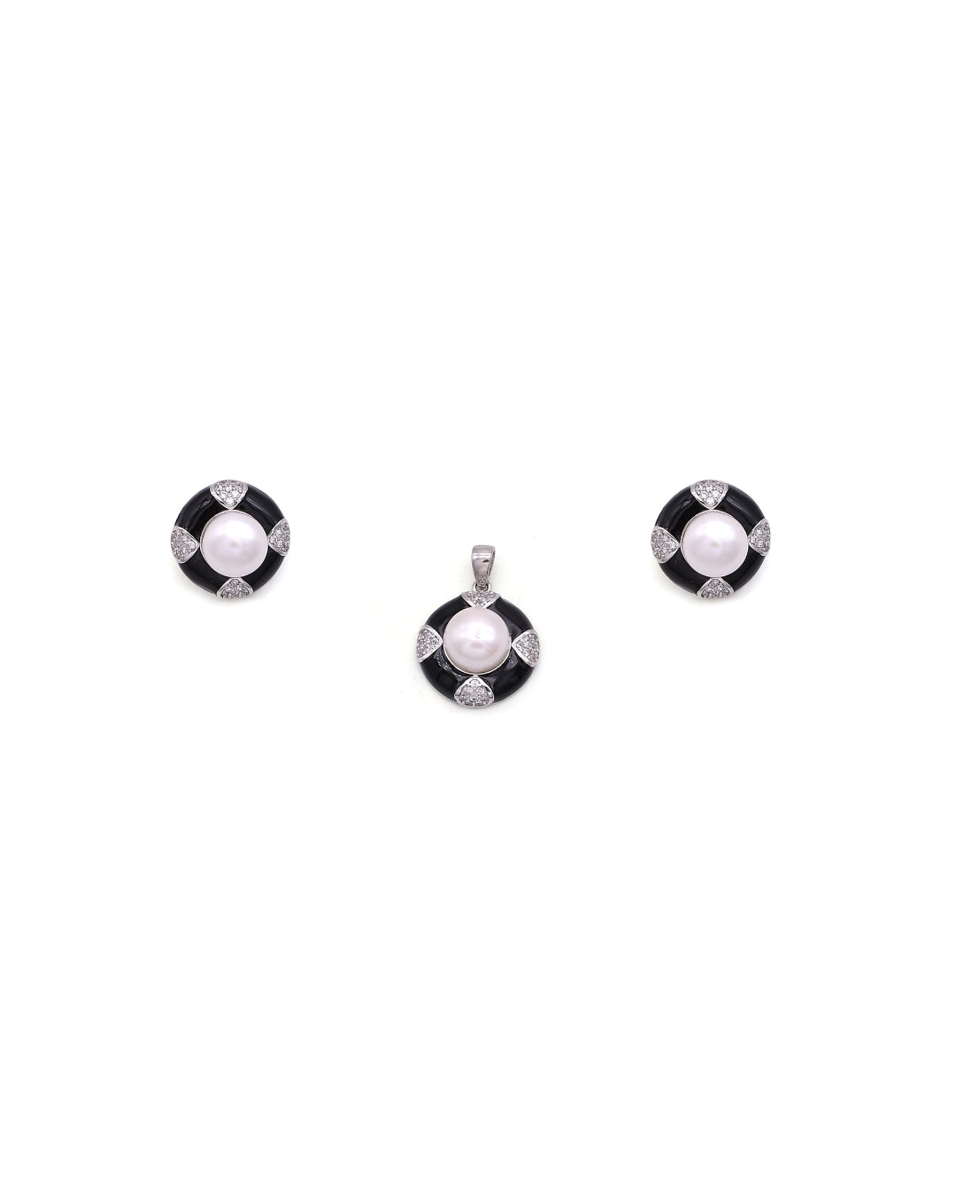 Black enamel and pearl pendant with matching stud earrings in 925 silver