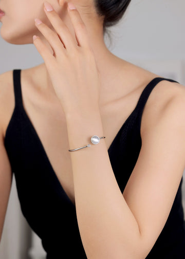 Moonstone Twist Silver Kada Bracelet