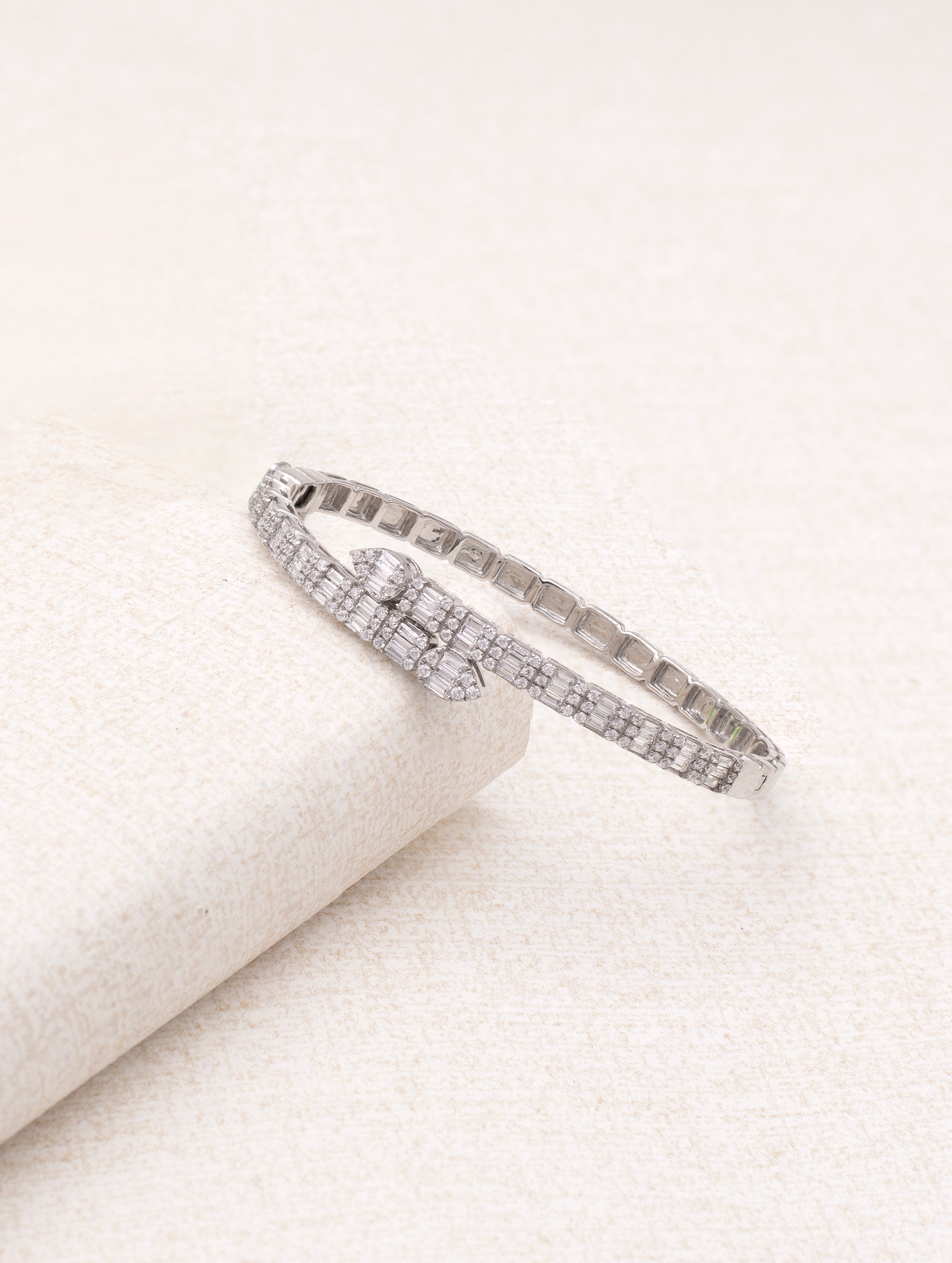 Sparkling Elegance 925 Silver Openable Kada Bracelet with White Swarovski Stones