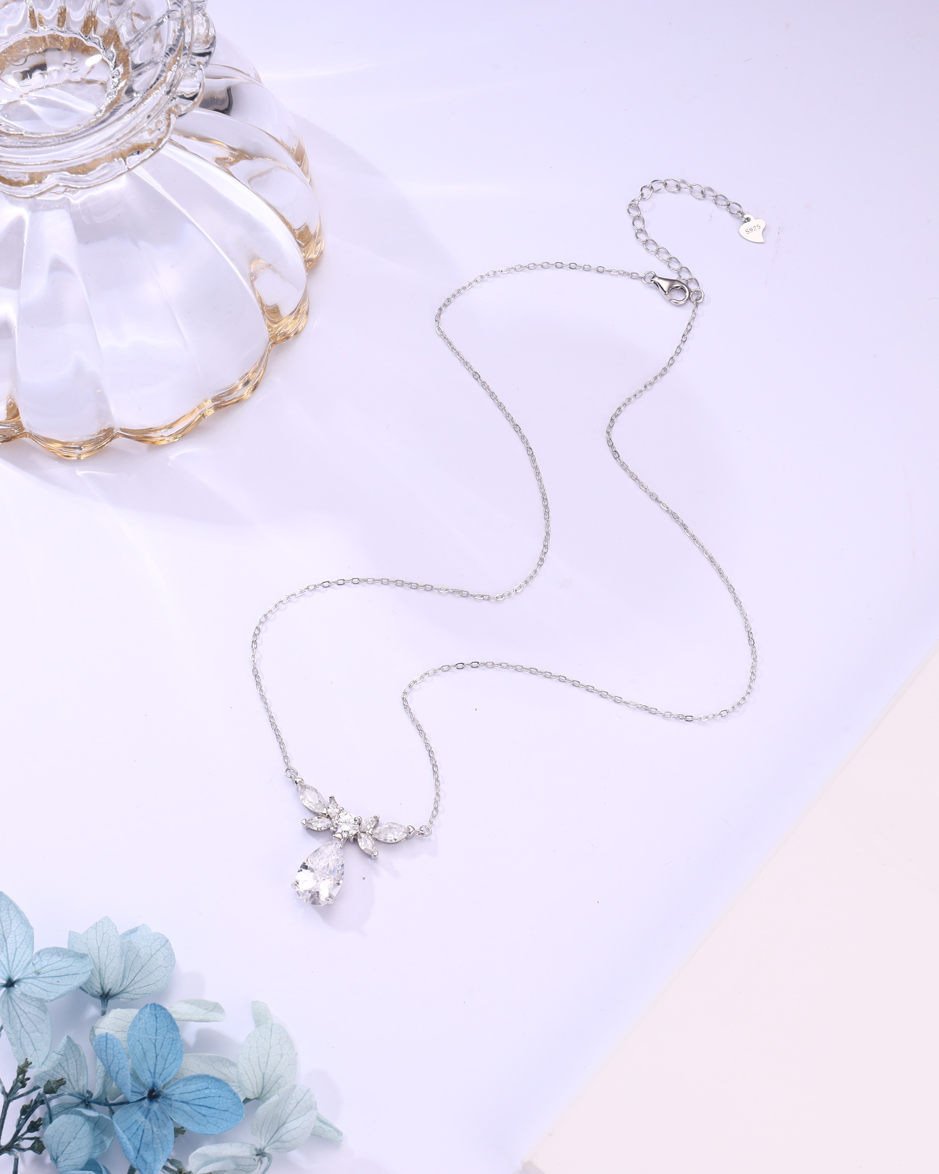 Elegant Gleam Swarovski Charm Chain