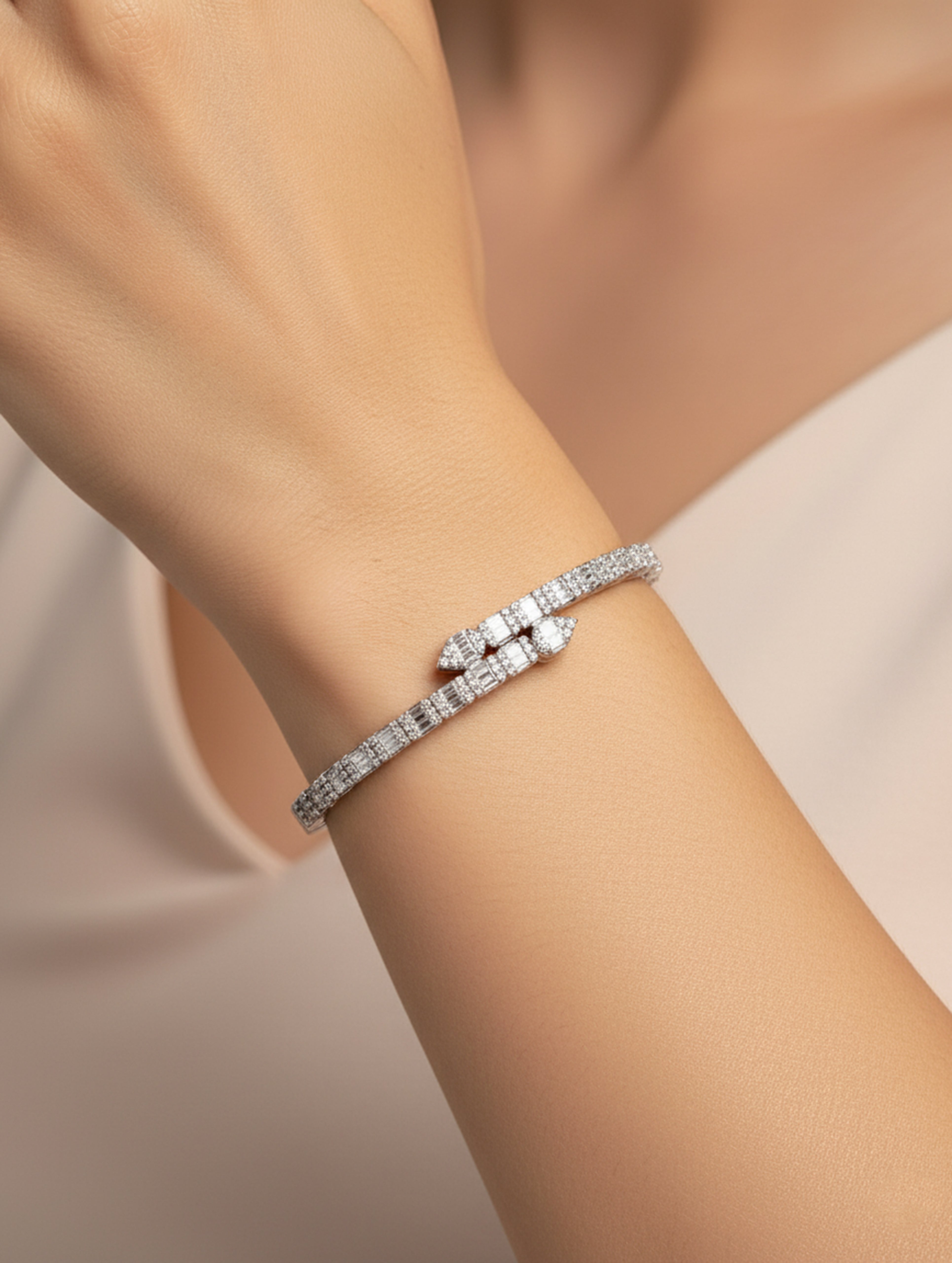 Sparkling Elegance 925 Silver Openable Kada Bracelet with White Swarovski Stones