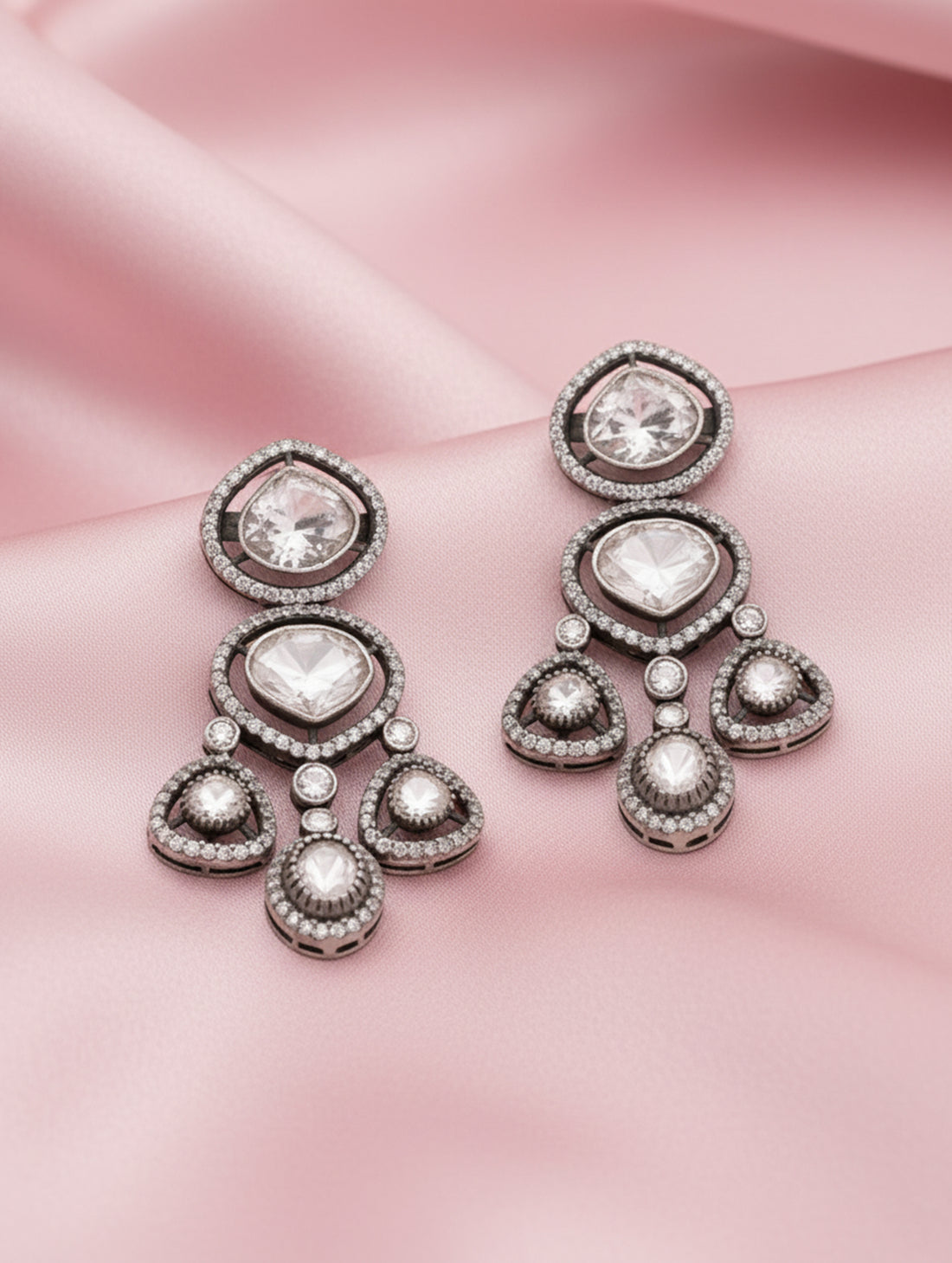 Intertwined Design 925 Silver Earrings with Modern Elegant Finish