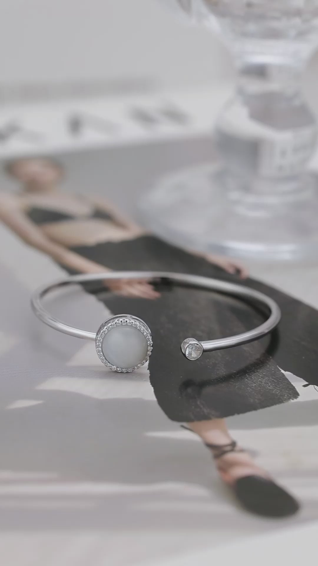 Moonstone Twist Silver Kada Bracelet